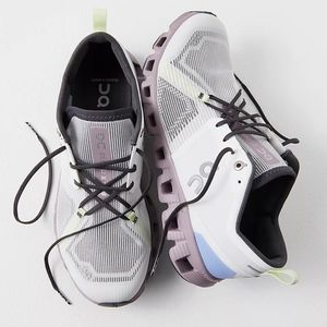 On Running Cloud X 3 Shift Trainers